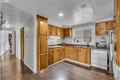 841 SW Liberty Bell Dr, Beaverton, OR 97006 - Photo 12