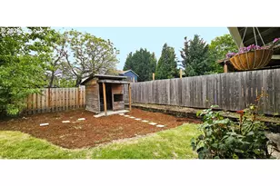 841 12th St, Lafayette, OR 97127 - Photo 40
