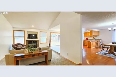 841 12th St, Lafayette, OR 97127 - Photo 8