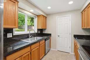 511 W 3rd St, La Center, WA 98629 - Photo 16