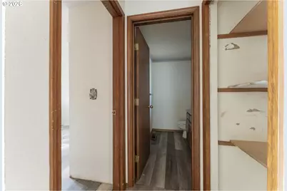 435 Gentle Ave E, Monmouth, OR 97361 - Photo 6