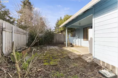 435 Gentle Ave E, Monmouth, OR 97361 - Photo 18