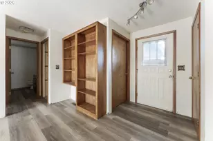 435 Gentle Ave E, Monmouth, OR 97361 - Photo 4