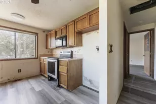 435 Gentle Ave E, Monmouth, OR 97361 - Photo 12