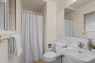1860 SW Wynwood Ave, Portland, OR 97225 - Photo 24
