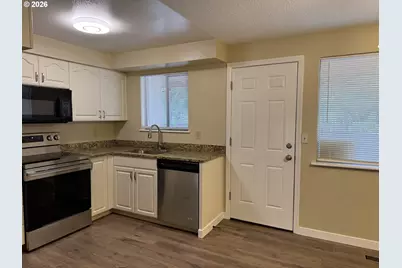 12835 SE Foster Rd, Portland, OR 97236 - Photo 8