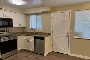 12835 SE Foster Rd, Portland, OR 97236 - Photo 8