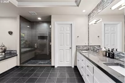 7717 NW Blue Pointe Ln, Portland, OR 97229 - Photo 20