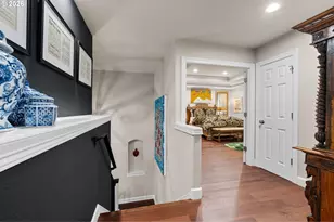 7717 NW Blue Pointe Ln, Portland, OR 97229 - Photo 20