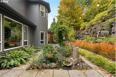 7717 NW Blue Pointe Ln, Portland, OR 97229 - Photo 34