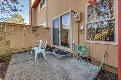 831 NE 90th Ave, Portland, OR 97220 - Photo 22