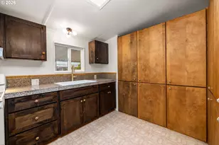 13115 SE Foster Rd, Portland, OR 97236 - Photo 12