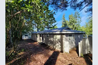 205 18th St, Port Orford, OR 97465 - Photo 22