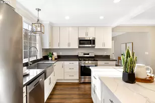 5262 Rosewood St, Lake Oswego, OR 97035 - Photo 10