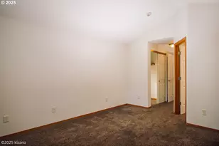 7942 N Hurst Near The Park Ave, Portland, OR 97203 - Photo 20