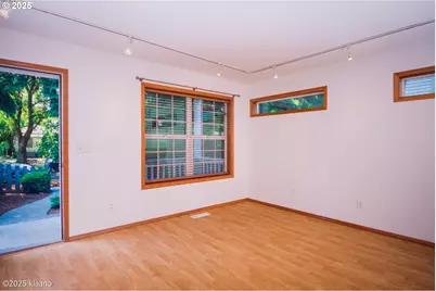 7942 N Hurst Near The Park Ave, Portland, OR 97203 - Photo 4