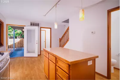 7942 N Hurst Near The Park Ave, Portland, OR 97203 - Photo 12