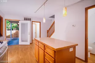 7942 N Hurst Near The Park Ave, Portland, OR 97203 - Photo 12