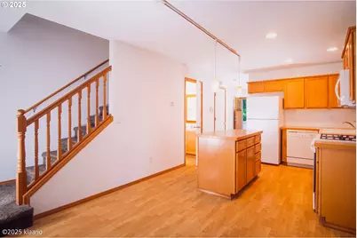 7942 N Hurst Near The Park Ave, Portland, OR 97203 - Photo 14