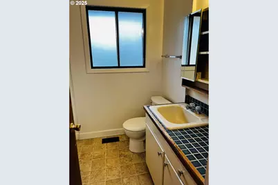 4134 SE Washington St, Milwaukie, OR 97222 - Photo 8