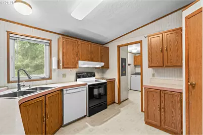 31725 Lynx Hollow Rd, Creswell, OR 97426 - Photo 30