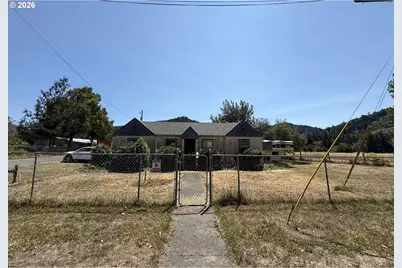 140 Poplar St, Powers, OR 97466 - Photo 2
