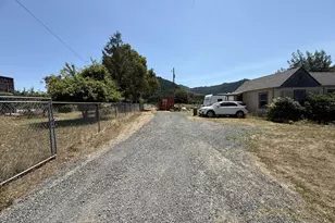 140 Poplar St, Powers, OR 97466 - Photo 6