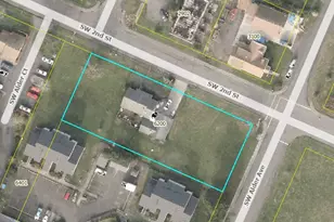 135 SW 2nd St, Warrenton, OR 97146 - Photo 2