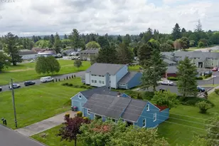 135 SW 2nd St, Warrenton, OR 97146 - Photo 2