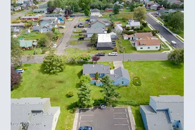 135 SW 2nd St, Warrenton, OR 97146 - Photo 4