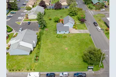 135 SW 2nd St, Warrenton, OR 97146 - Photo 6