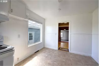 135 SW 2nd St, Warrenton, OR 97146 - Photo 22