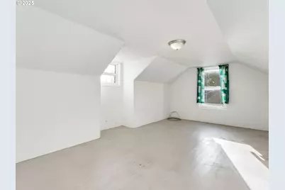 375 SW Spruce St, Willamina, OR 97396 - Photo 22