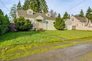 375 SW Spruce St, Willamina, OR 97396 - Photo 1