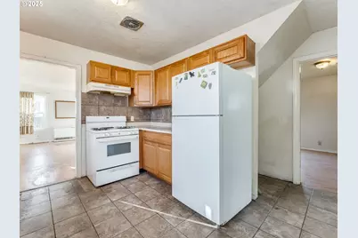 375 SW Spruce St, Willamina, OR 97396 - Photo 14