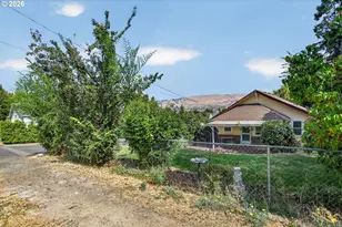 422 W 11th St, The Dalles, OR 97058 - Photo 36