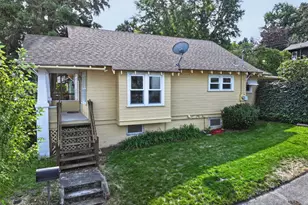 422 W 11th St, The Dalles, OR 97058 - Photo 38