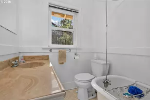422 W 11th St, The Dalles, OR 97058 - Photo 20