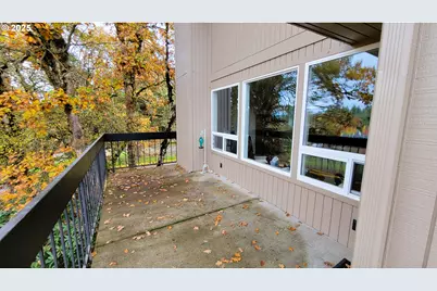 296 Woodridge Dr, Eugene, OR 97405 - Photo 2