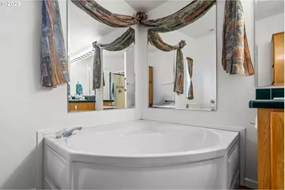 1100 SW 2nd Ave, Mill City, OR 97360 - Photo 20
