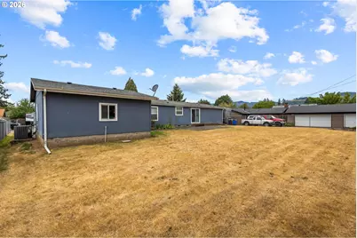 1100 SW 2nd Ave, Mill City, OR 97360 - Photo 30