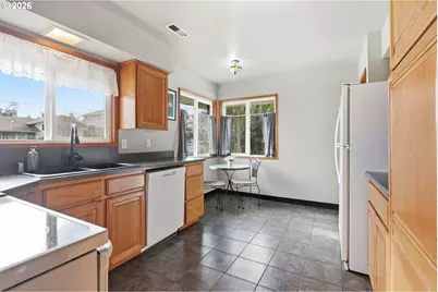 123 NW 21st Ave, Camas, WA 98607 - Photo 8