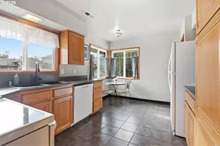 123 NW 21st Ave, Camas, WA 98607 - Photo 8