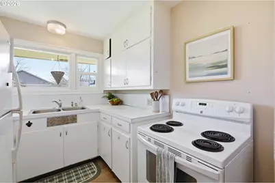 2950 Ferry St, Eugene, OR 97405 - Photo 10