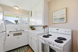 2950 Ferry St, Eugene, OR 97405 - Photo 10