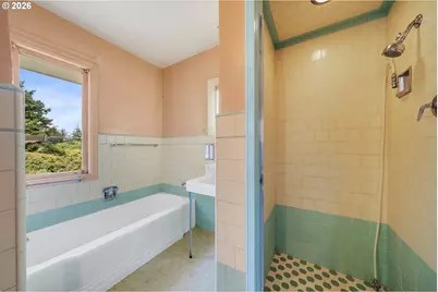 2418 1st St, Tillamook, OR 97141 - Photo 18
