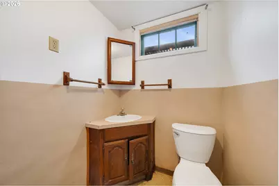 2418 1st St, Tillamook, OR 97141 - Photo 26