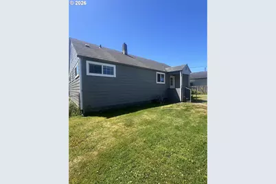 2035 Cedar Ave, Reedsport, OR 97467 - Photo 4
