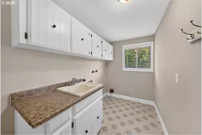 2855 SE Cornutt St, Hillsboro, OR 97123 - Photo 28