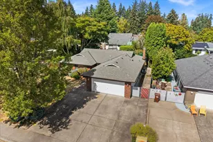 2855 SE Cornutt St, Hillsboro, OR 97123 - Photo 2
